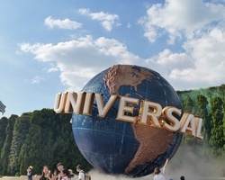 유니버셜--